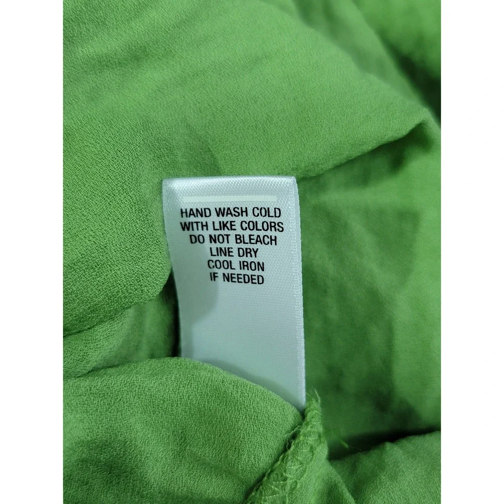 Cato Women 22/24W Sleeveless Blouse Green Tie Neck Smocked Hem Textured Top